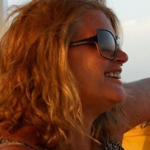 Meet your Posher, Elaine